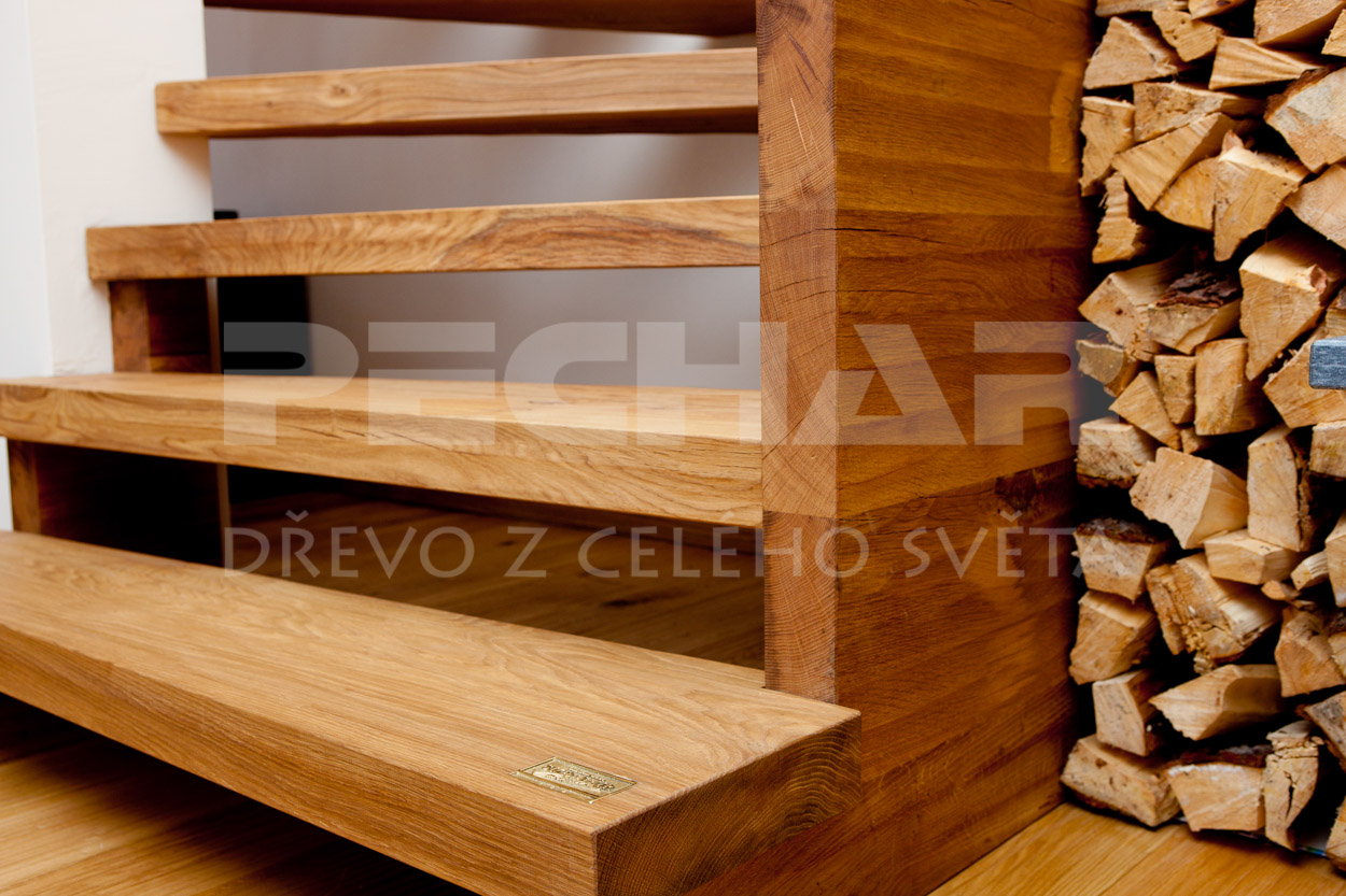 Masivní dubové schodnice od rakouského výrobce Weiss