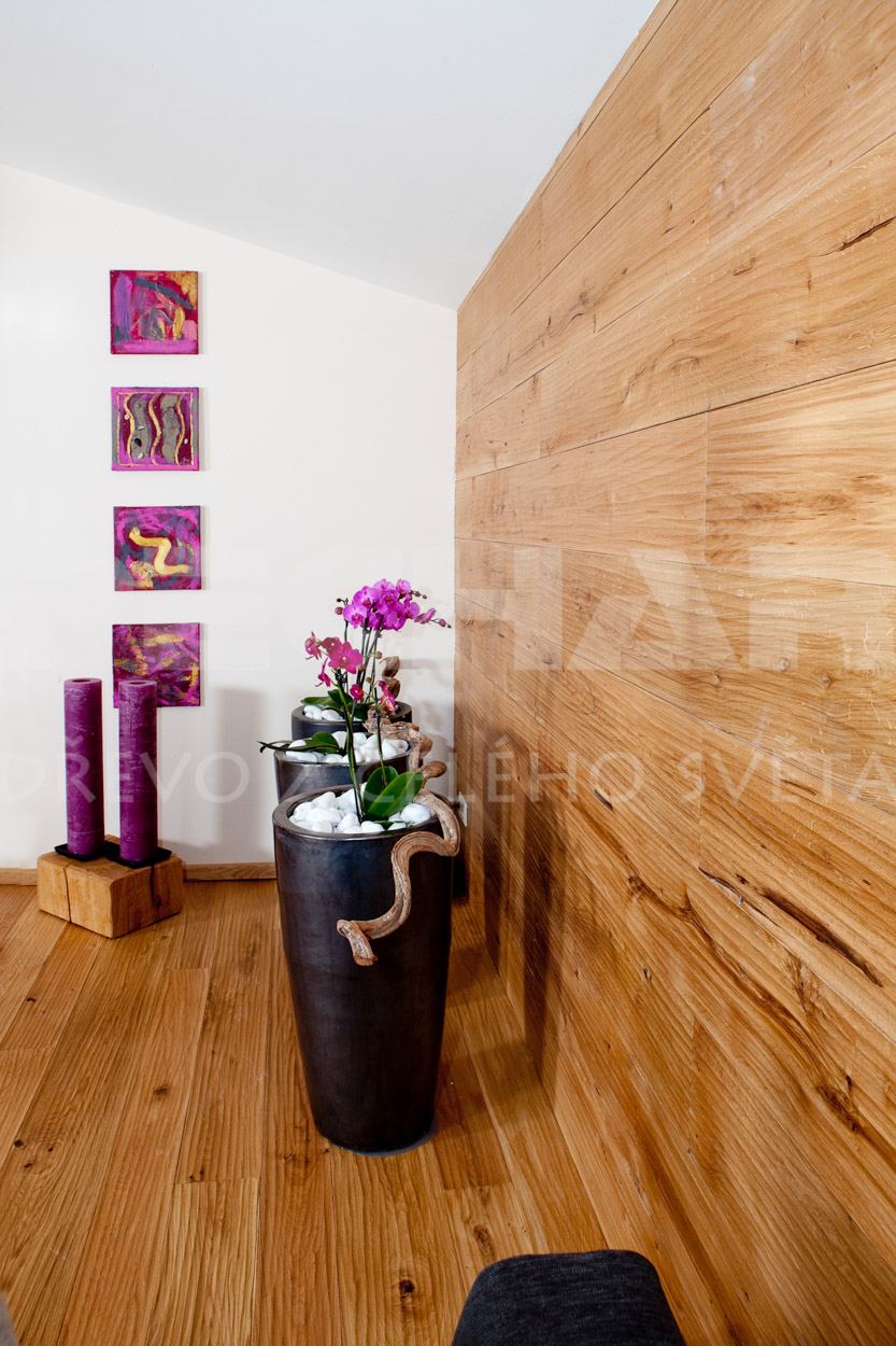 Oak Weiss solid flooring used as wall panelling
